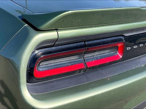 Used 2018 Dodge Challenger SXT image 27