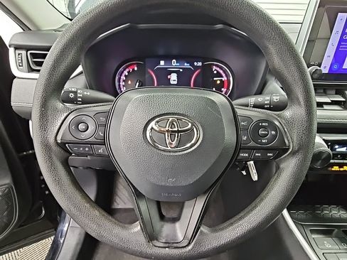 Used 2023 Toyota RAV4 LE image 21