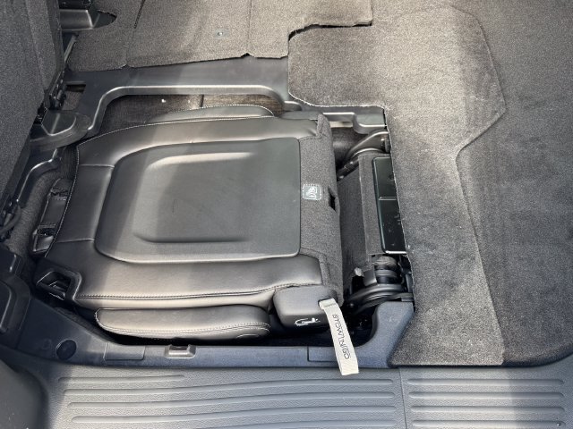 New 2027 Chrysler Pacifica Select w/ Family Tech Group FWD image 34