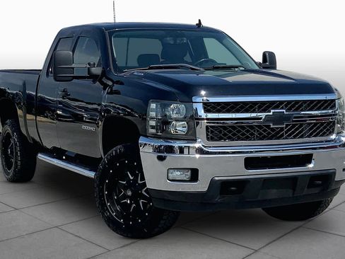 Used 2011 Chevrolet Silverado 2500 LTZ w/ LTZ Plus Package AWD/4WD image 2