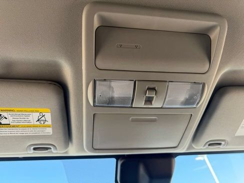 Used 2023 Nissan Frontier SV w/ SV Convenience Package RWD image 27