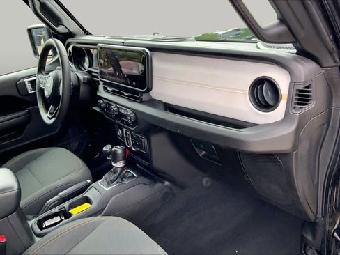 Used 2024 Jeep Wrangler Unlimited Sport AWD/4WD image 18