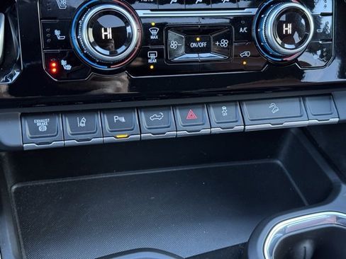 Used 2024 GMC Sierra 3500 Denali Ultimate image 15