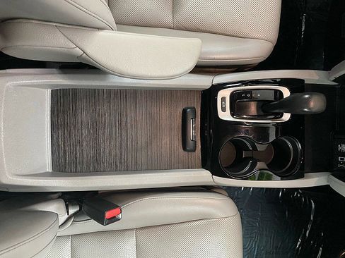 Used 2017 Honda Ridgeline RTL-E image 18