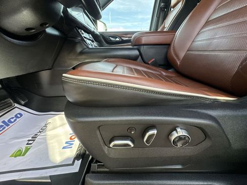 Used 2023 GMC Yukon XL Denali Ultimate w/ LPO, Floor Liner Package AWD/4WD image 12