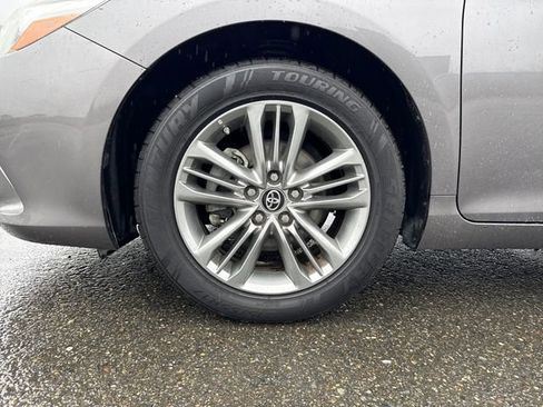 Used 2016 Toyota Camry SE image 29