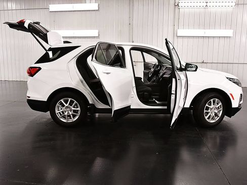 Used 2024 Chevrolet Equinox LT FWD image 31