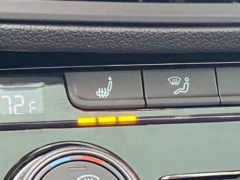 Certified 2024 Volkswagen Jetta SE w/ Panoramic Sunroof Package image 16