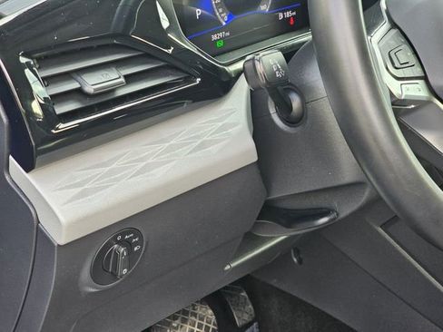 Used 2023 Volkswagen Taos S image 17