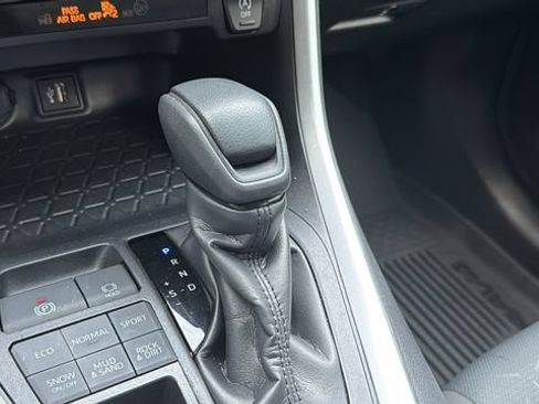 Used 2025 Toyota RAV4 XLE AWD/4WD image 17
