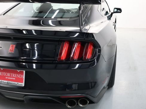 Used 2019 Ford Mustang Shelby GT350R w/ GT350R Equipment Group 920A RWD image 74
