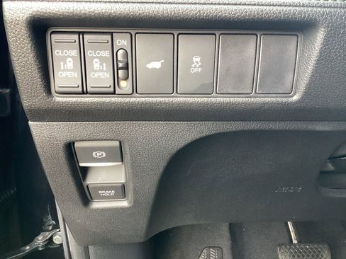 Used 2025 Honda Odyssey Sport-L image 32