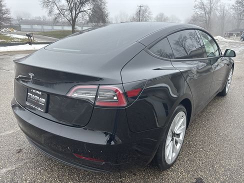 Used 2023 Tesla Model 3 Standard Range image 3