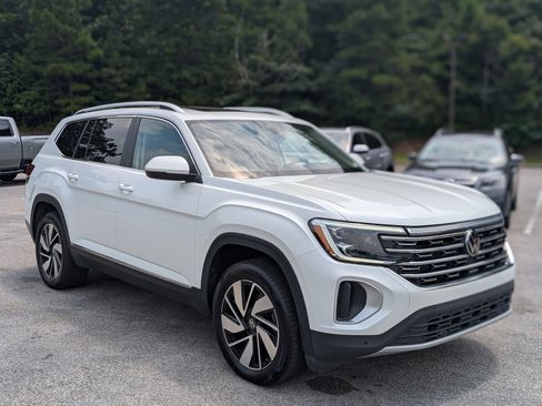 Used 2024 Volkswagen Atlas SEL AWD/4WD image 11