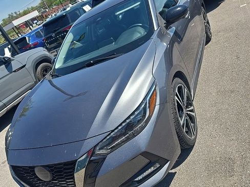Used 2022 Nissan Sentra SR w/ SR Premium Package image 3