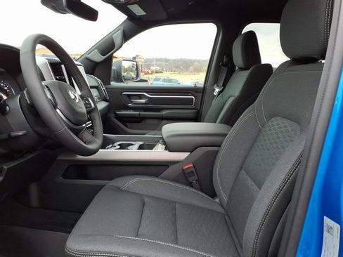 New 2026 RAM 1500 4x4 Crew Cab image 7