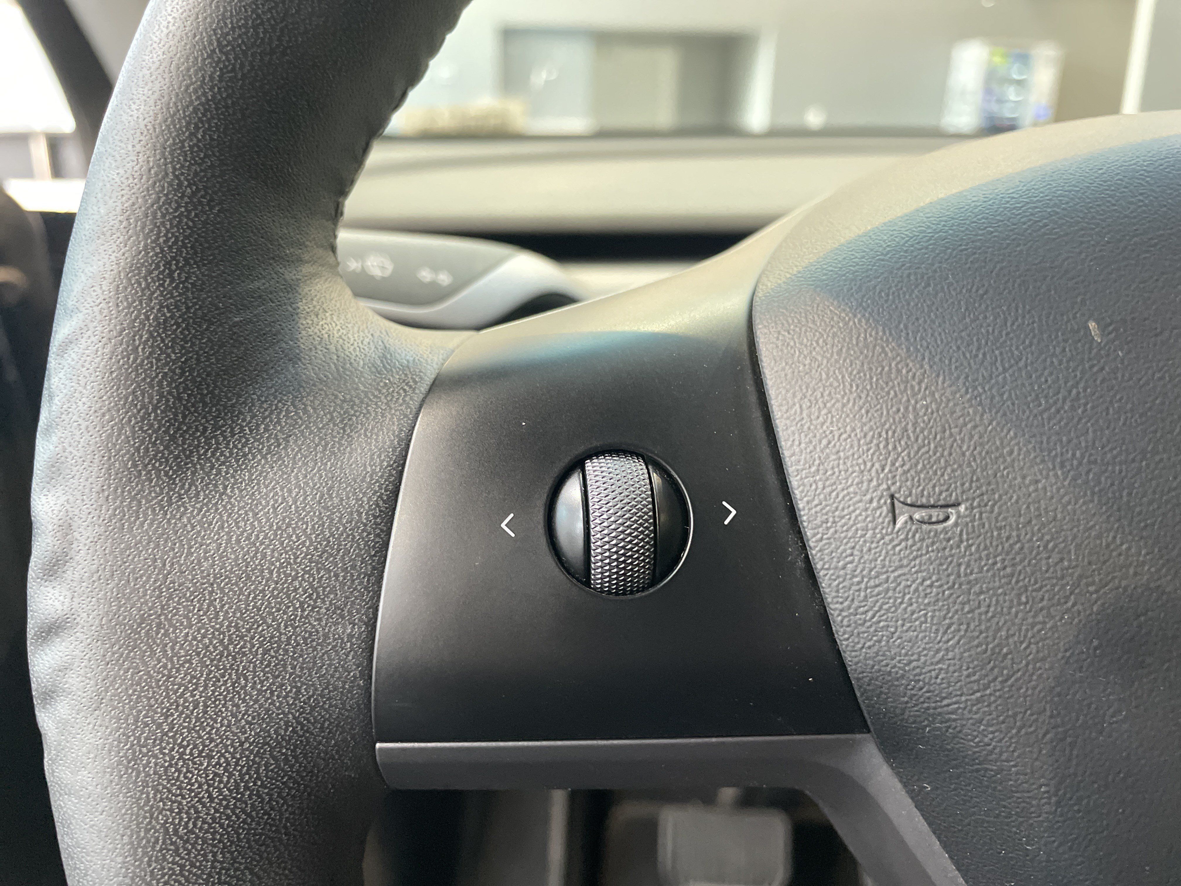 Used 2022 Tesla Model Y Long Range AWD/4WD image 19