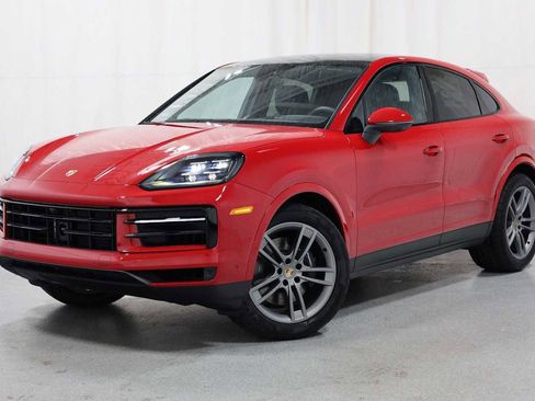 Certified 2025 Porsche Cayenne Coupe AWD/4WD image 1