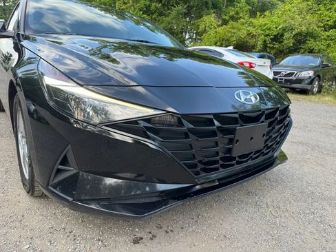 Used 2022 Hyundai Elantra SE FWD image 28