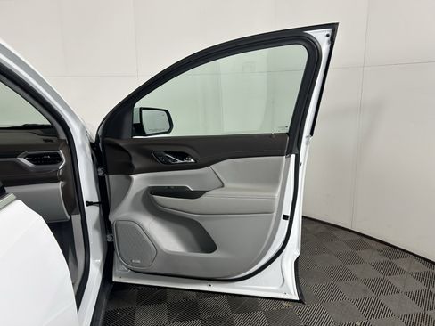 Used 2023 GMC Acadia SLT image 43