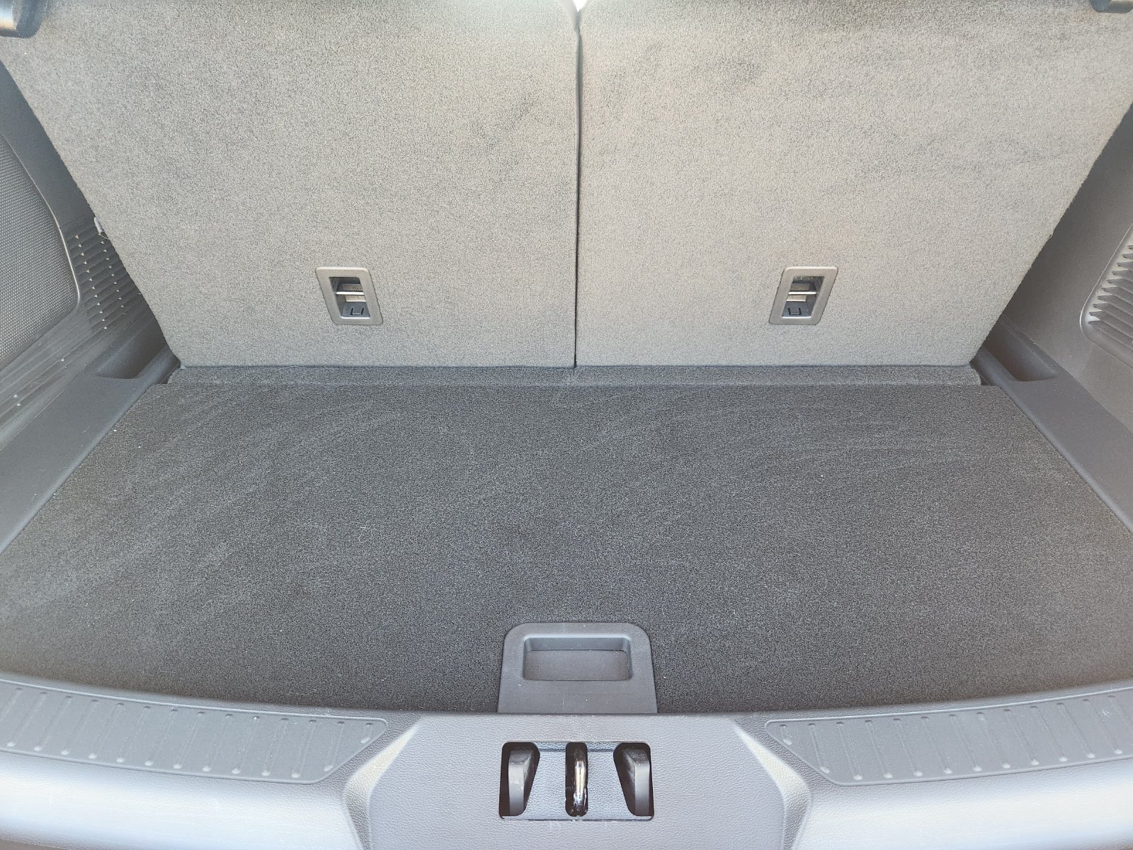 Used 2026 Ford Explorer Platinum RWD image 37