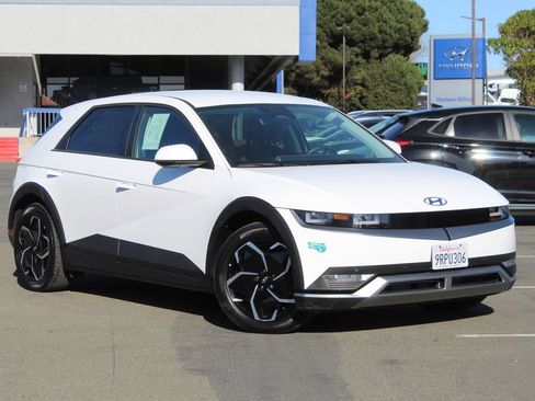 Used 2024 Hyundai Ioniq 5 SEL image 1