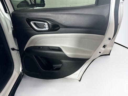 Used 2025 Jeep Compass Limited image 29