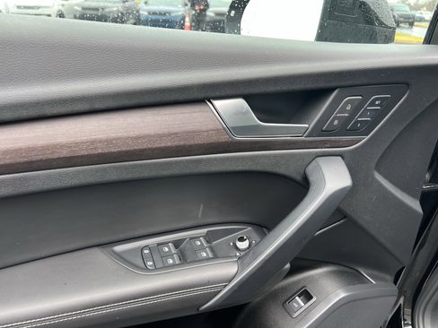Used 2021 Audi Q5 Premium Plus w/ Premium Plus Package image 14