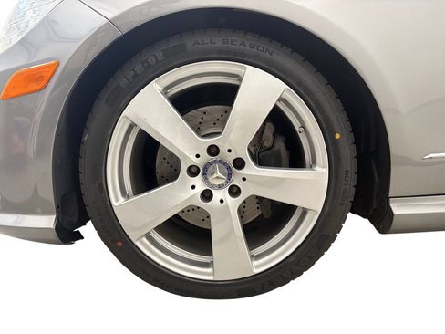 Used 2011 Mercedes-Benz E 350 4MATIC Sedan image 9