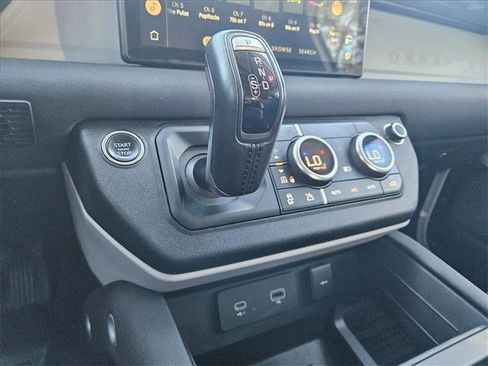 Used 2022 Land Rover Defender 110 S image 12