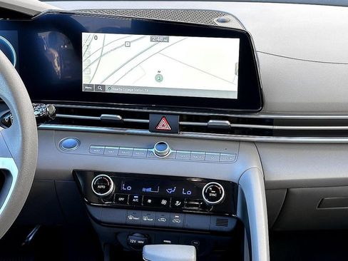 Used 2024 Hyundai Elantra SEL FWD image 22
