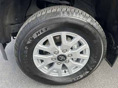 Certified 2024 Toyota Tacoma SR5 AWD/4WD image 9