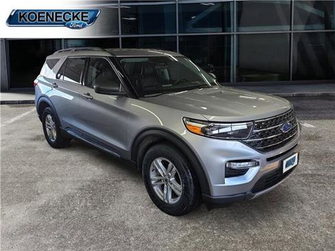 Certified 2023 Ford Explorer XLT w/ Equipment Group 202A image 5