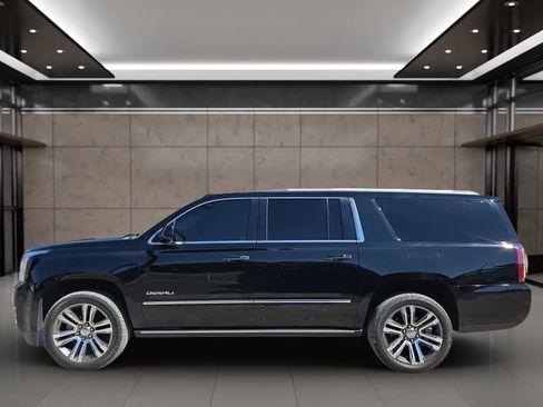 Used 2020 GMC Yukon XL Denali w/ Denali Premium Package image 5