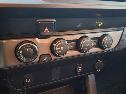 Used 2019 Toyota Tacoma SR image 7