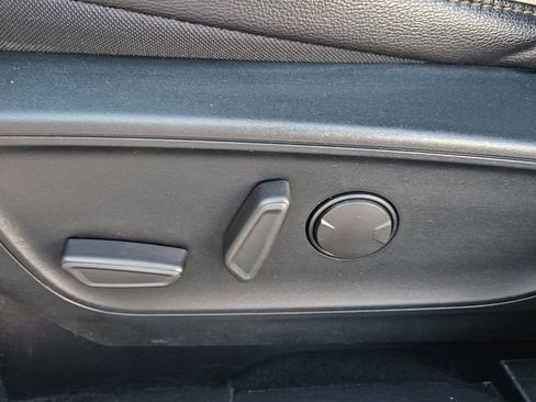 Used 2020 Ford Escape Titanium image 12