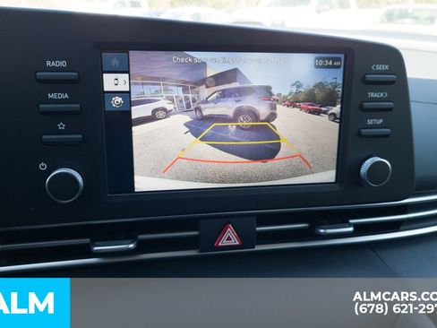 Used 2025 Hyundai Elantra Blue image 24