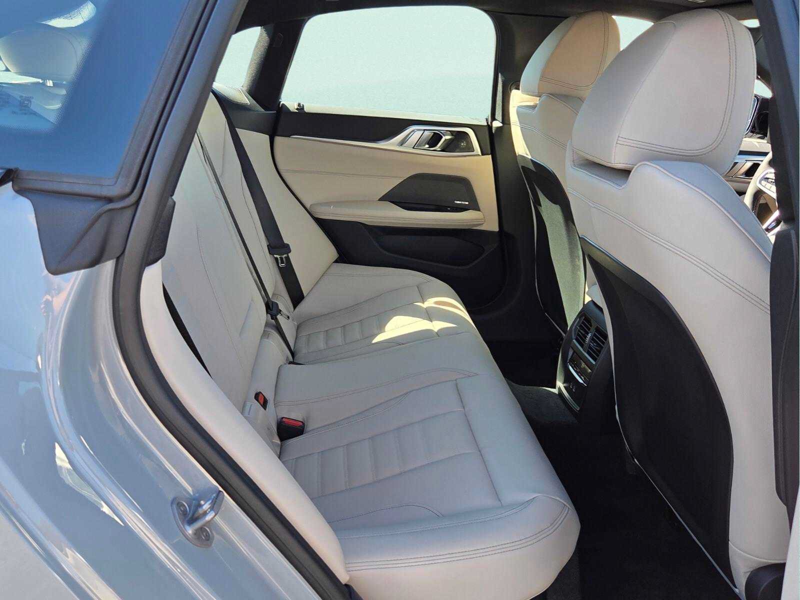 New 2027 BMW M440i w/ Premium Package RWD image 17