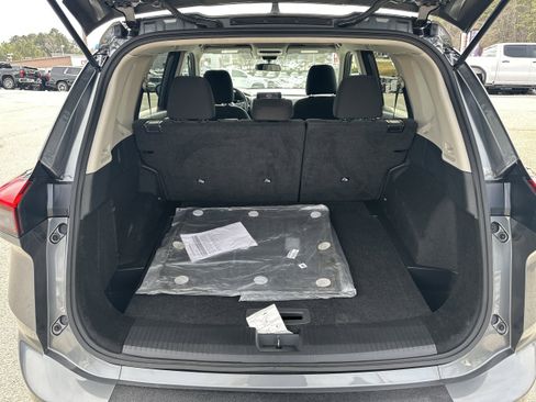 Used 2024 Nissan Rogue S image 18