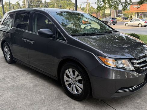 Used 2016 Honda Odyssey SE image 4