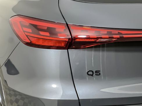 Used 2025 Audi Q5 Premium Plus w/ Premium Plus AWD/4WD image 27