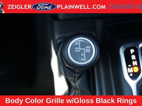 Used 2022 Jeep Wrangler Unlimited Sahara AWD/4WD image 23