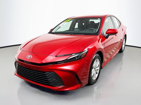 Used 2025 Toyota Camry LE FWD image 10