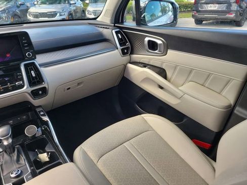 Certified 2023 Kia Sorento SX FWD image 16