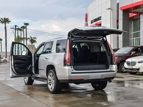 Used 2020 Cadillac Escalade Luxury image 27