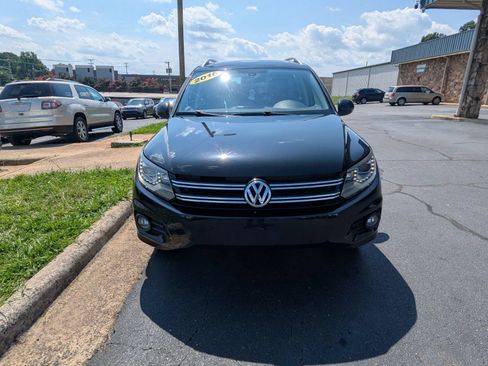 Used 2016 Volkswagen Tiguan SE FWD image 2