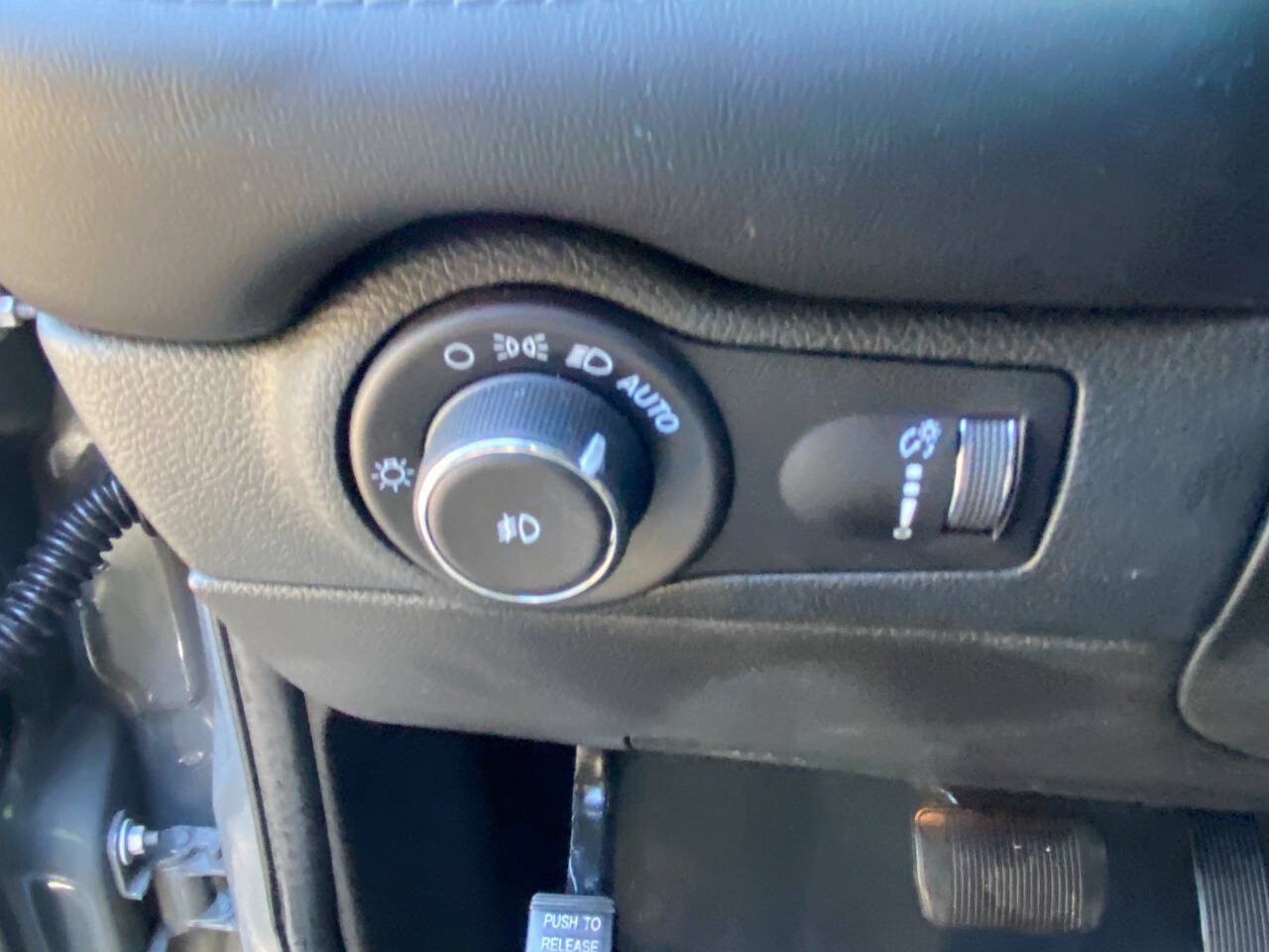 Used 2021 Dodge Durango GT w/ Blacktop Package AWD/4WD image 18