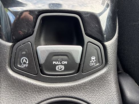 Used 2017 Jeep Compass Limited w/ Safe & Security Group AWD/4WD image 28