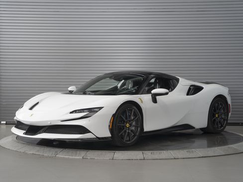 Used 2023 Ferrari SF90 Spider AWD/4WD image 11