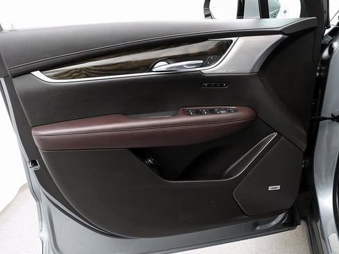 Used 2023 Cadillac XT6 Premium Luxury image 24